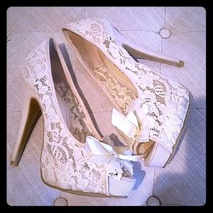 chinese laundry lace shoes